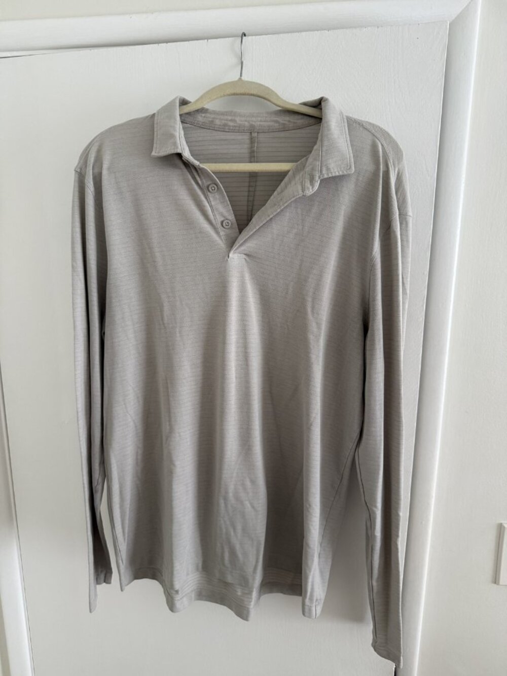 Lululemon Men's Long Sleeve Henley Gray XL